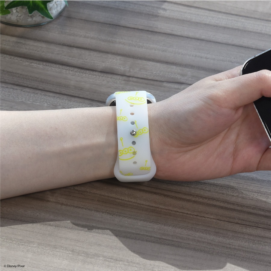ディズニーキャラクター、ピクサーキャラクター ／ Apple Watch 41/40/38mm 対応 シリコンバンド