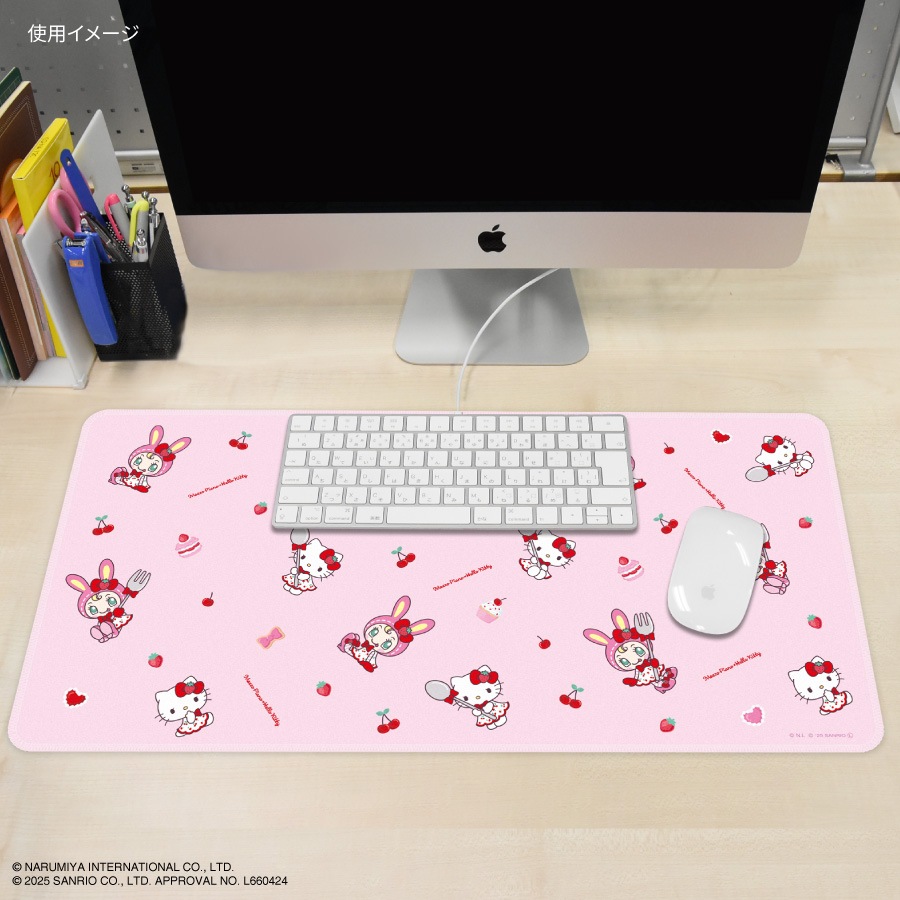 メゾ・ピアノ×ハローキティ デスクマット