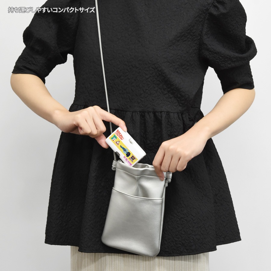 BACK TO THE FUTURE Lightning / Type-C コネクタ付き リチウムイオン充電器 4000mAh