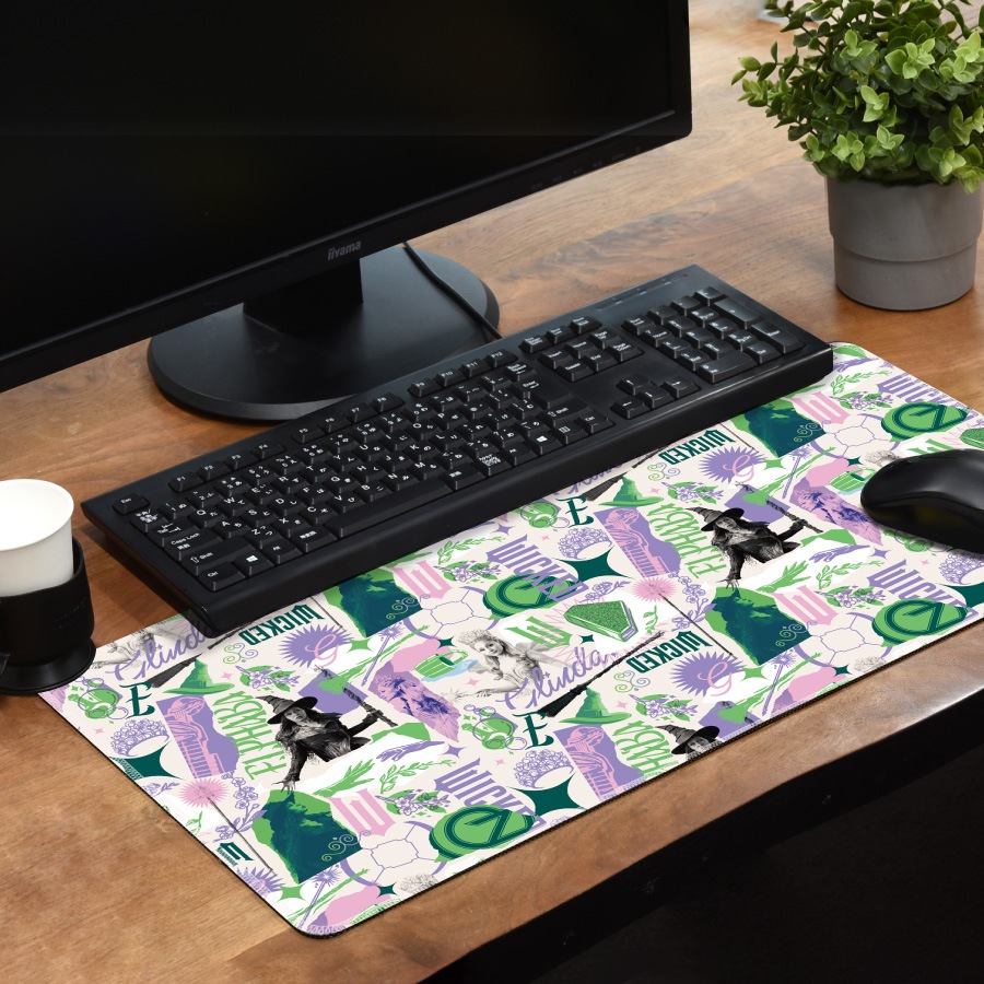 WICKED デスクマット