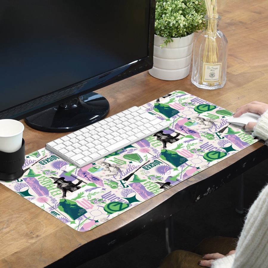 WICKED デスクマット