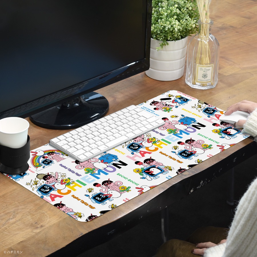 ハチエモン デスクマット