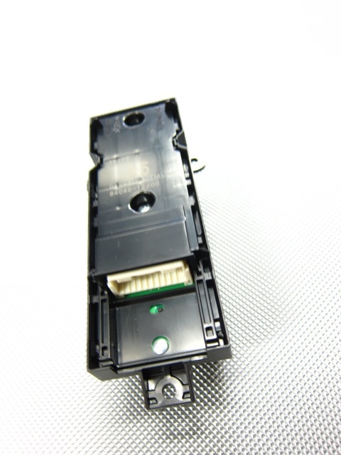 パワーウインドウスイッチ カローラスポーツ ZWE211 84040-12200