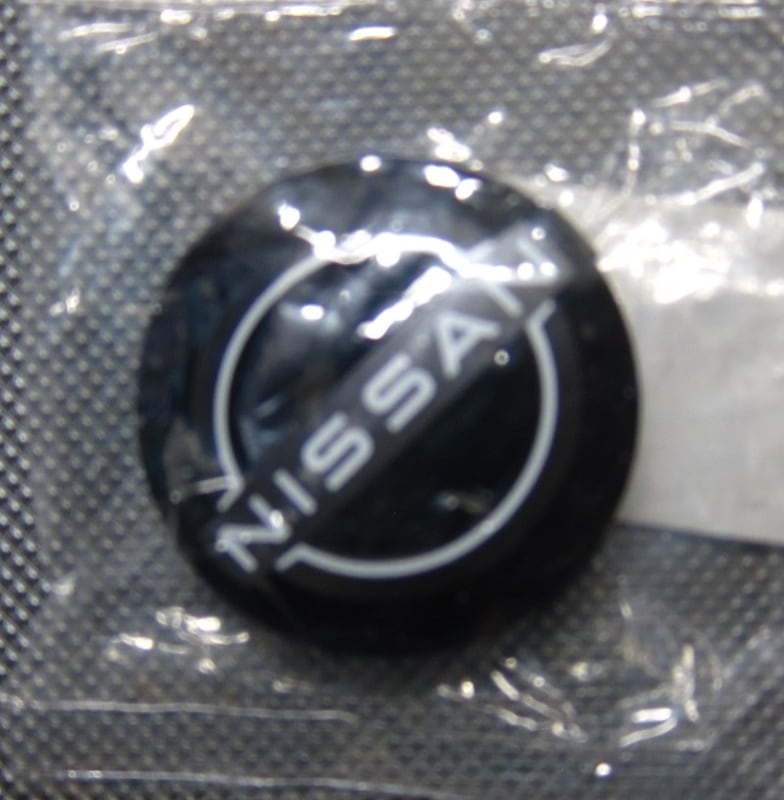 オーダー品 ニ顆 40342-9BD0A Genuine Nissan #403429BD0A Disc Wheel Ornament