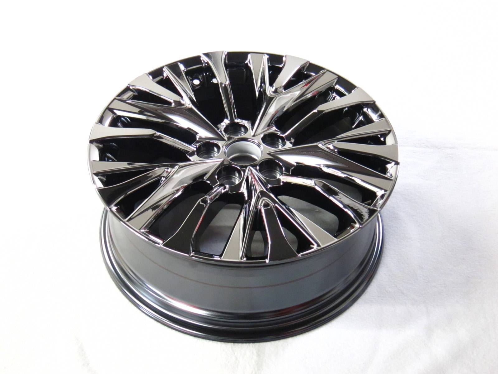 全国送料無料／ディスクホイール19x7J・ナット・キャップ