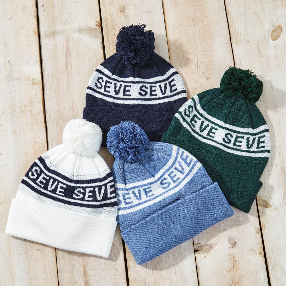 SEVE ロゴ入りニットキャップ【コーデを格上げ！「SEVEルック」を完成させるニットキャップ】