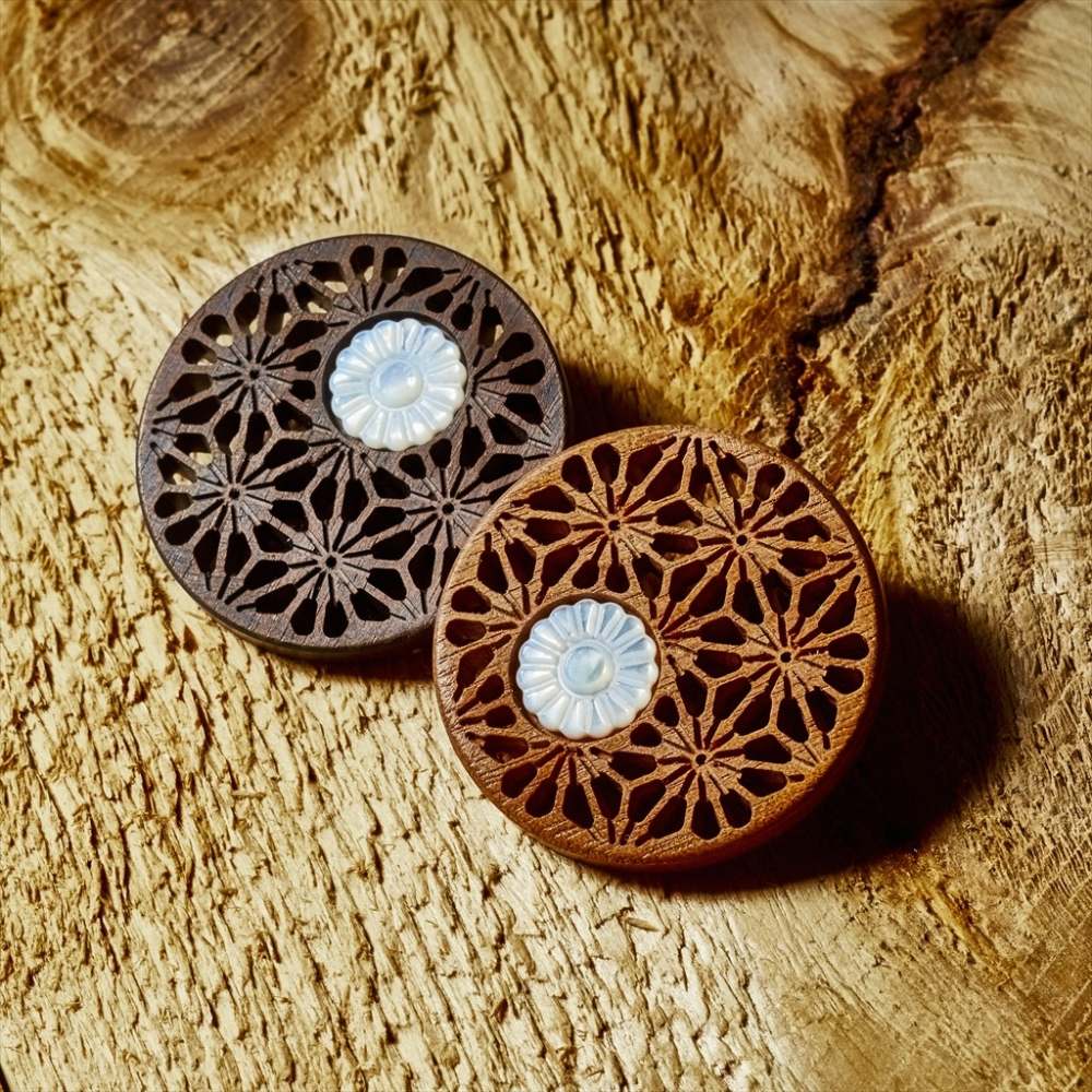 PINCTADA　蝶貝付き透かし彫りマーカー【職人の手仕事が光る透かし彫りの美】