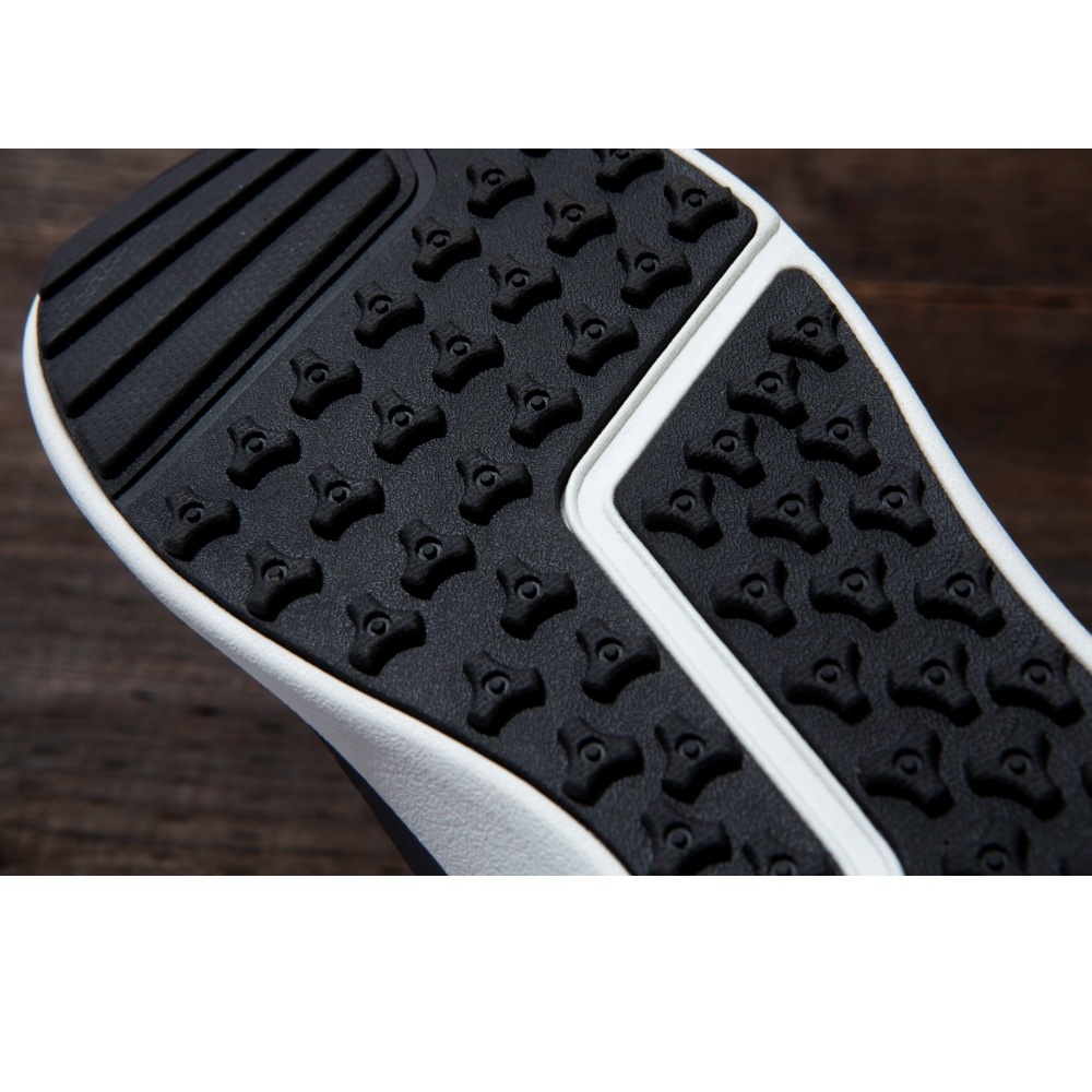 普段使いにも◎！ 超軽量＆高機能】 PGAツアー×cciluスパイクレス