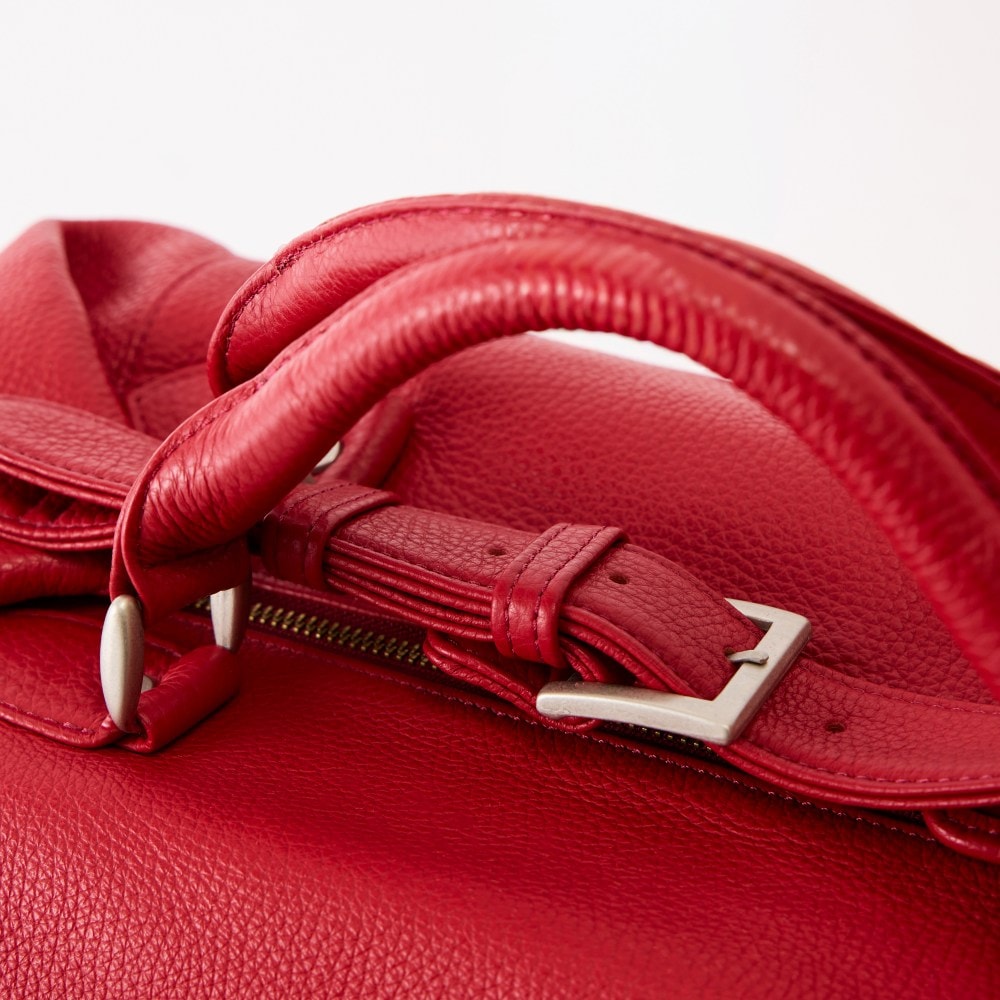 猪瀬 イタリアンレザーボストンバッグ【ゴルフ旅を彩る、唯一無二の赤】
