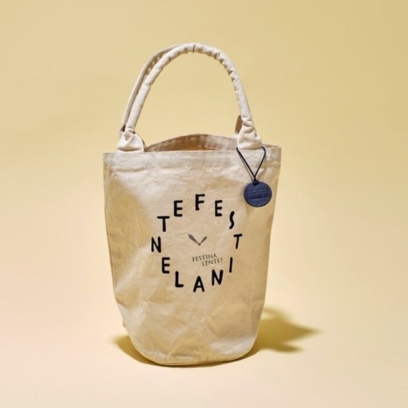 フェスティナレンテ 革タグ付きトートバッグ【お洒落シューズケースにも】