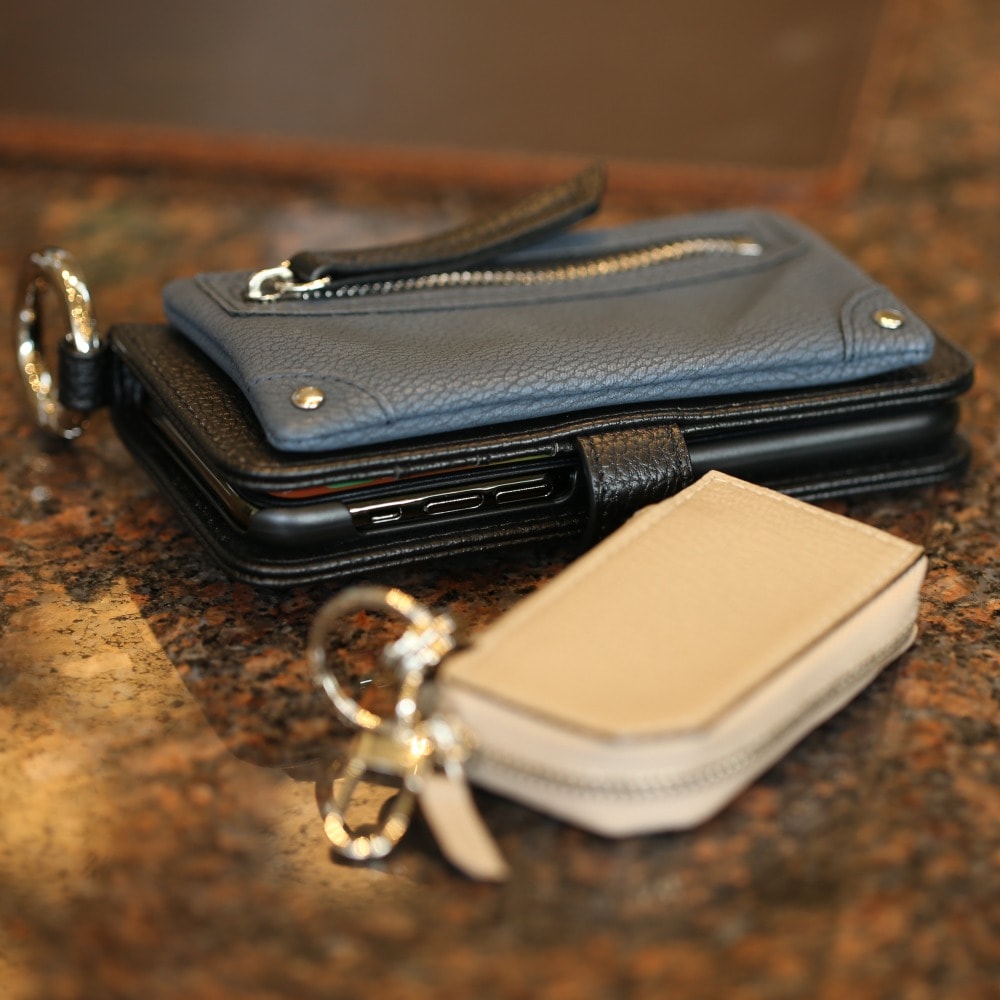 画面が見られず安心】A SCENE 手帳型iPhoneケース