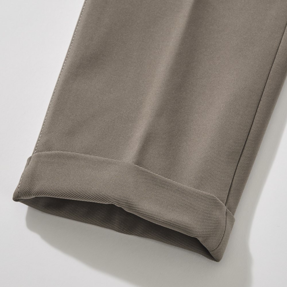 ONO(オノ）+8186 ニットツイルストレッチ テーパードパンツ