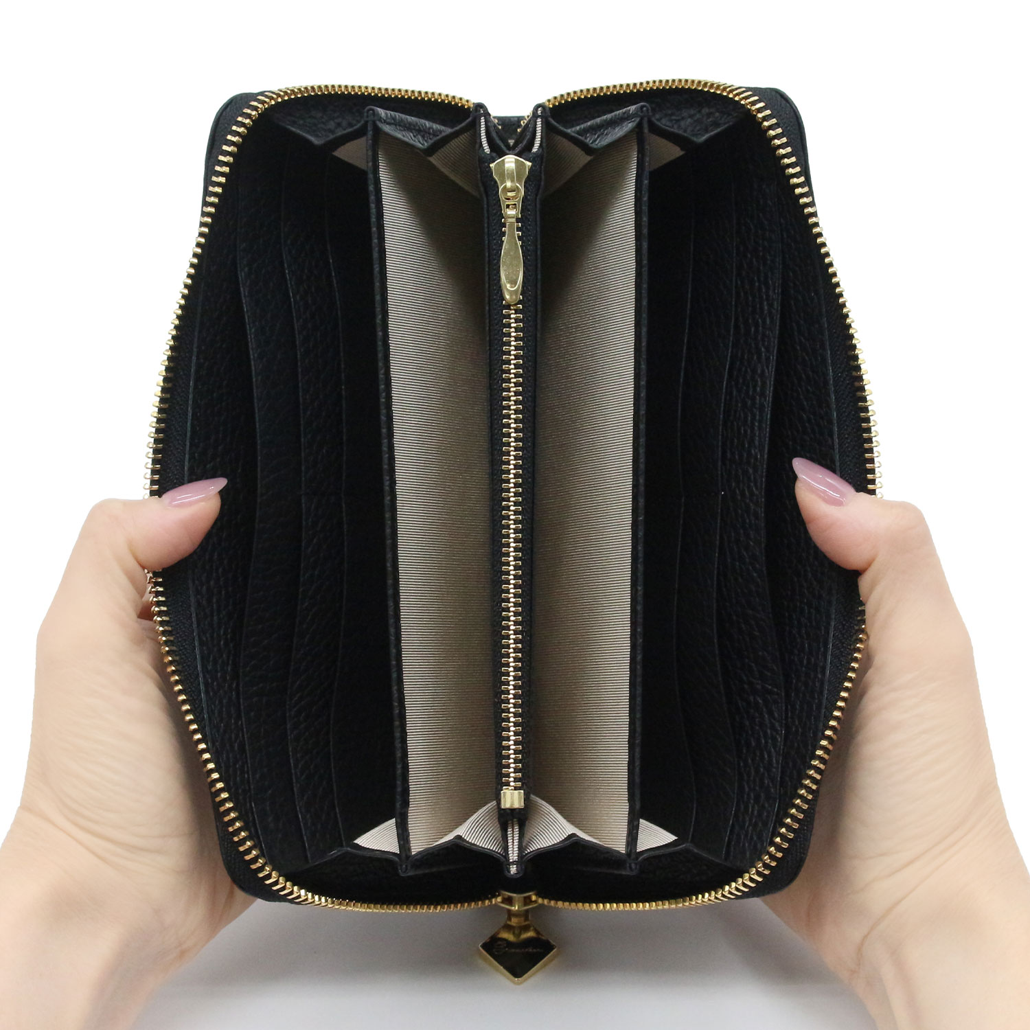 A.D.M.J. レザー ビジュー クラウン 長財布 ブラック ラウンド A.D.M.J. レザー ビジュー クラウン 長財布 ブラック ラウンド