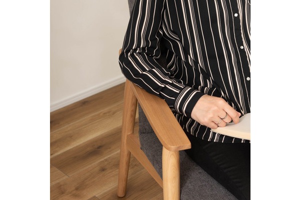 東谷 リズ 肘掛け付きチェア【メーカー直送】