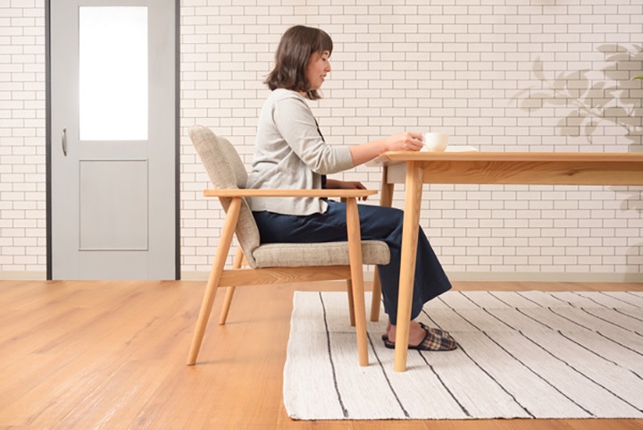 東谷 リズ 肘掛け付きチェア【メーカー直送】