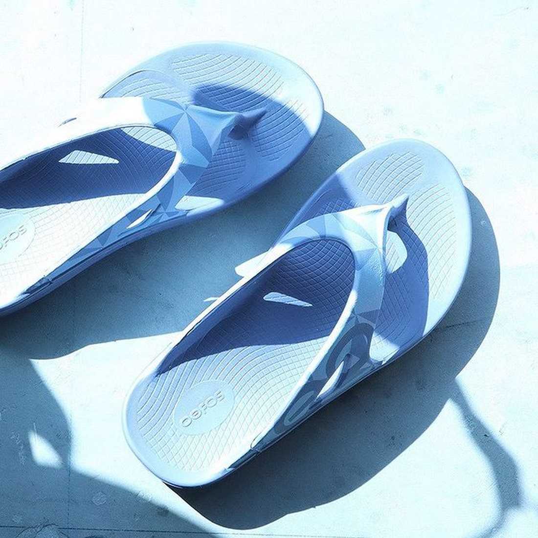 OOFOS ウーフォス　リカバリーサンダル　23 ウーフォス ウーオリジナル 限定23 サンダル シューズ リカバリー