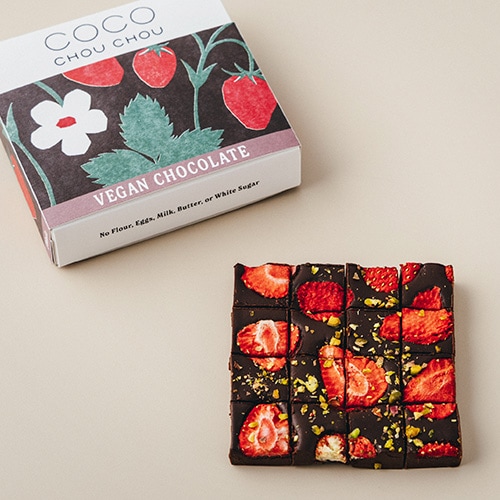 残りわずか！【新商品・期間限定】ヴィーガン生チョコレート ストロベリーとピスタチオの生チョコレート 16粒 CocoChouChou