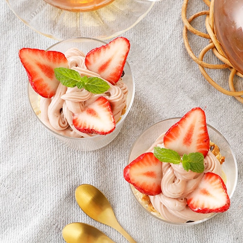 【新商品】Vee-Sweets ヴィーガンホイップ プレミアム いちご 300ml 