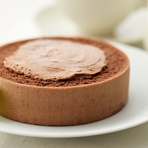 【新商品】ふんわりロールケーキ豆乳クリーム仕立て チョコ 74g（1個） テーブルマーク BEYOND FREE ビヨンドフリー 小麦・動物性原材料不使用