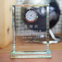 クリスタル時計に名入れでオリジナル記念品制作｜アトリエ・グレイン