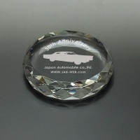 名入れのできるガラスのダイヤモンドは記念品や表彰品に最適です。