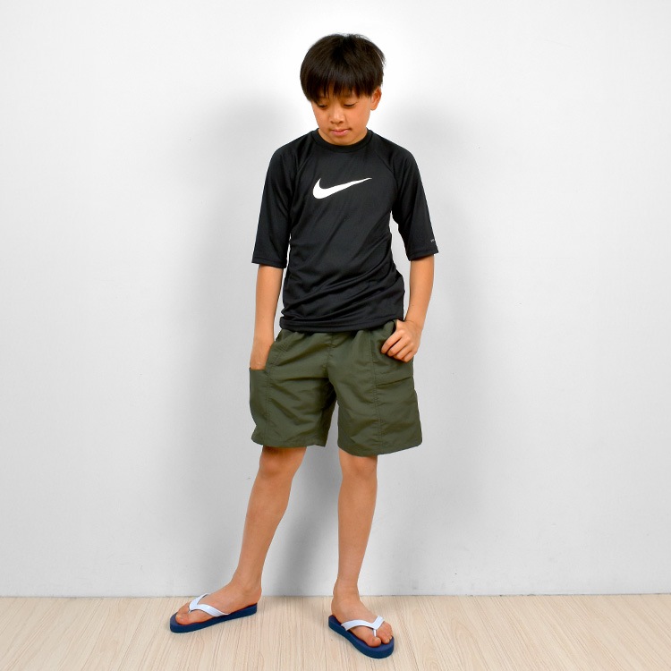 ラッシュガード ナイキ NIKE キッズ 男の子 半袖 子供 フードなし かぶり 130 140 150 160cm NESSD828 N001 黒 ブラック ソリッドショートスリーブハイドロガード 