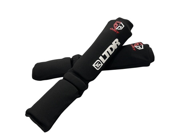 ��ȯ�� GRIT/LUTADOR ����ܥ졼����� LEG GUARD ��å������ɡʿƻإեå��ա�