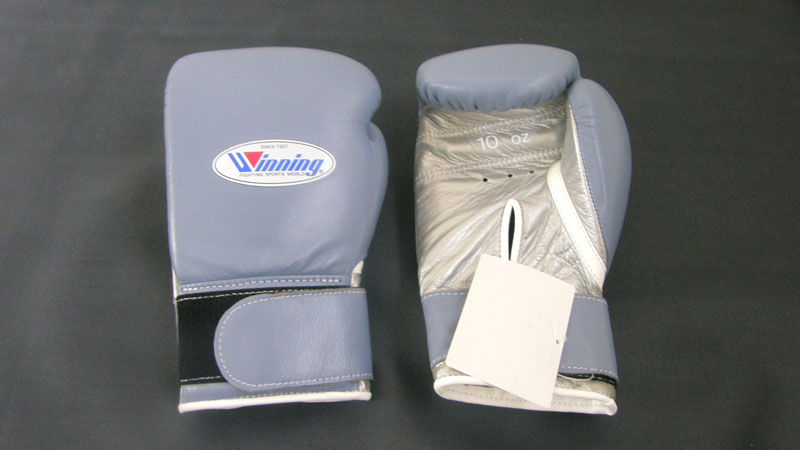 WINNING PROFESSIONAL TYPE BOXING GLOVES GRAY SILVER
