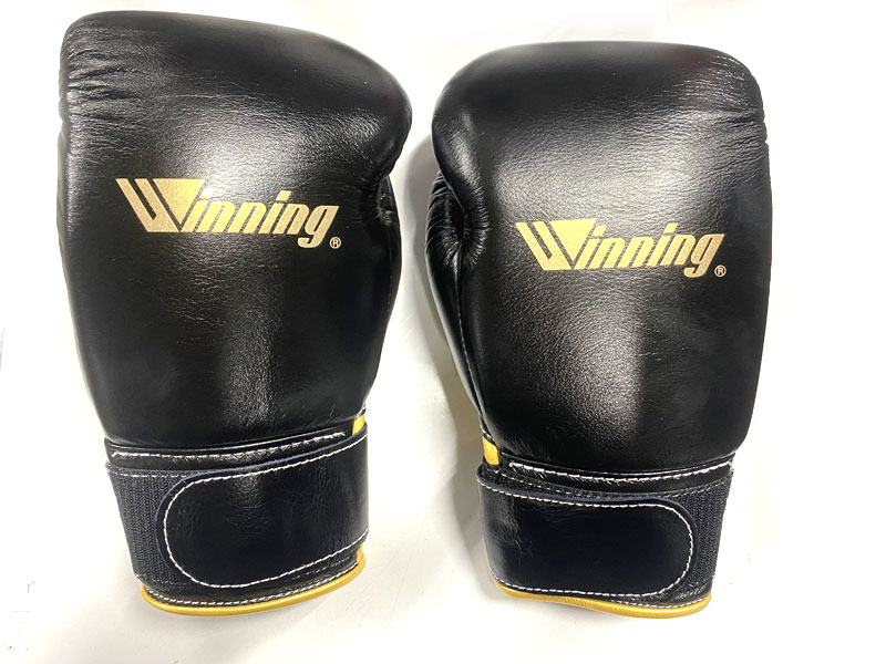 WINNING PROFESSIONAL TYPE BOXING GLOVES SPECIAL LOGO BK/GD 320USD 48469JPY