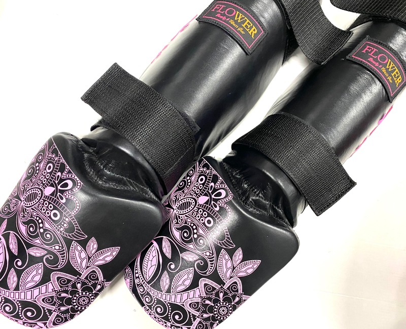 FLOWER SHIN GUARD WHITE 2205 SAKURA EMBROIDERY��LEATHER��