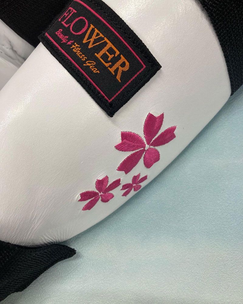 FLOWER SHIN GUARD WHITE 2205 SAKURA EMBROIDERY��LEATHER��