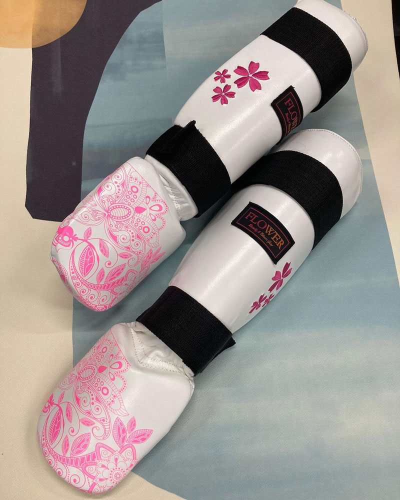 FLOWER SHIN GUARD WHITE 2205 SAKURA EMBROIDERY��LEATHER��