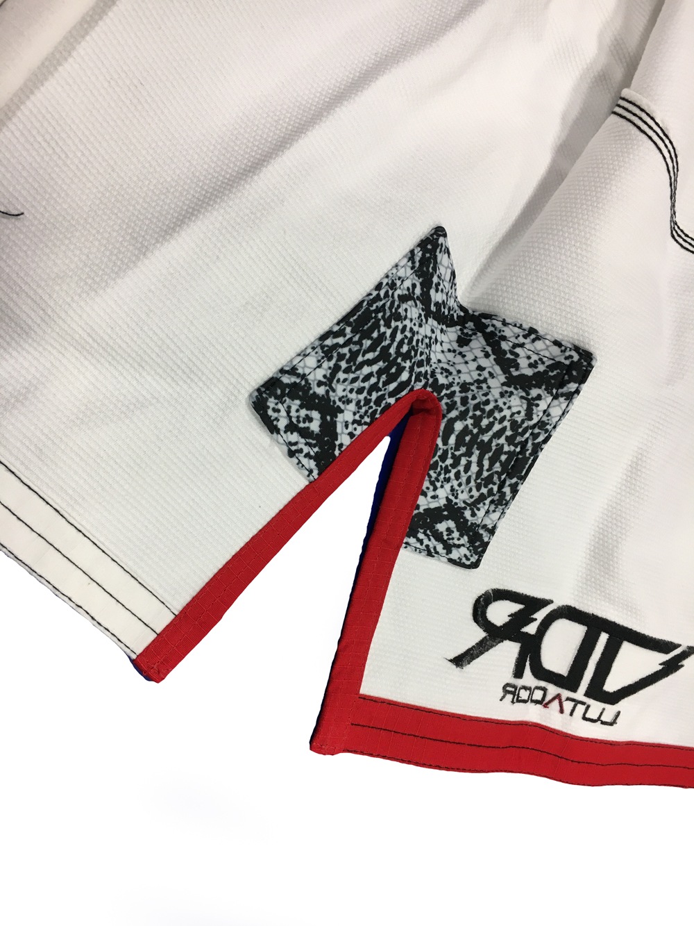 COBRA �� LUTADOR JIU-JITSU GI  2005 WHITE