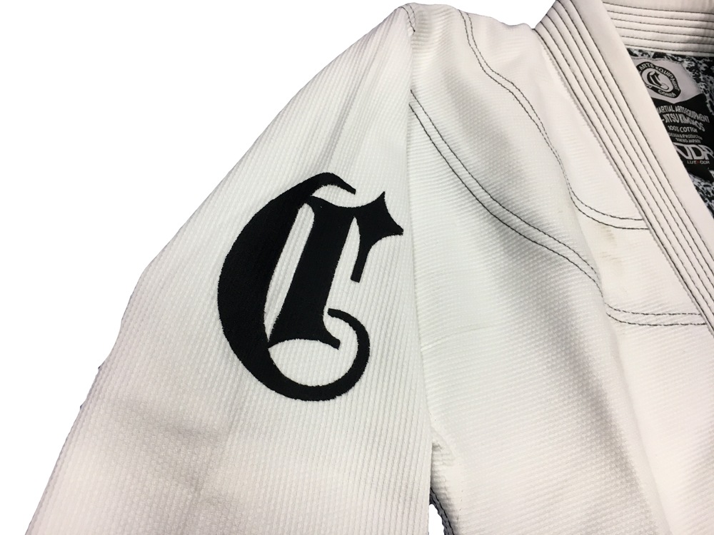 COBRA �� LUTADOR JIU-JITSU GI  2005 WHITE