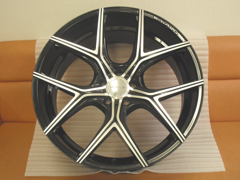 ������ʡ������ݴɡ�WALD ILLIMA ������� ����� I11-C 10.5-22+30 5H-114.3 75�� �֥�å� �ݥ�å���