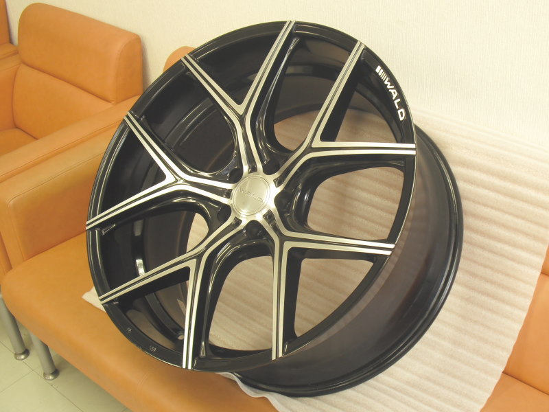 ������ʡ������ݴɡ�WALD ILLIMA ������� ����� I11-C 10.5-22+30 5H-114.3 75�� �֥�å� �ݥ�å���