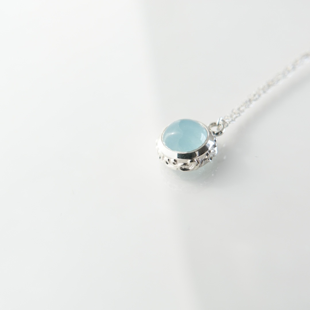 アクアマリン　アラベスクシルバーネックレス