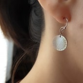 シェル　曼荼羅の花ピアス