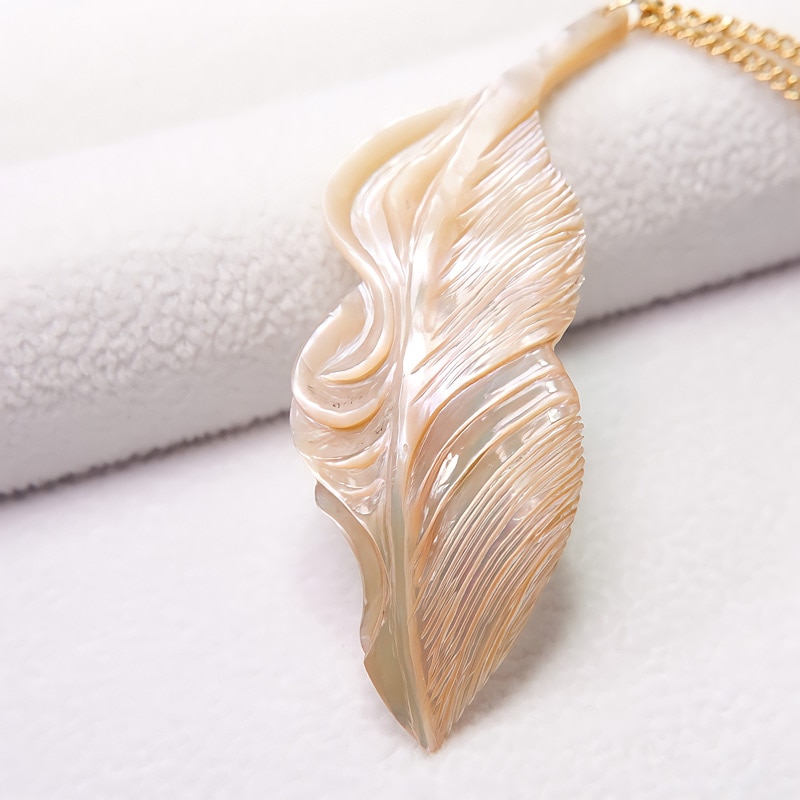 一点作品　夜光貝虹色フェザーネックレス