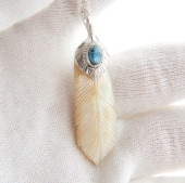 受注制作　夜光貝のミニフェザーネックレス　【the mini deep blue】