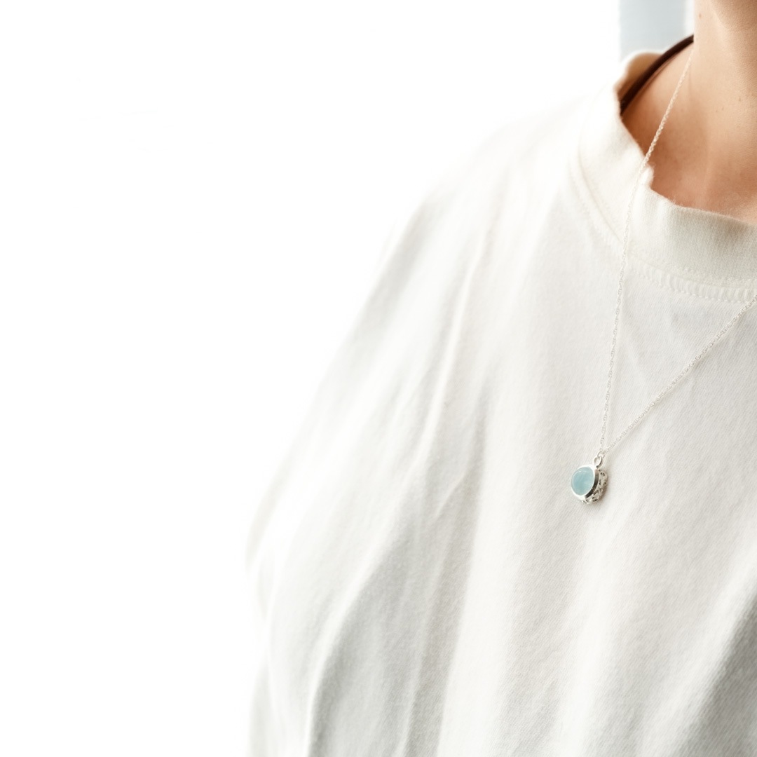 アクアマリン　アラベスクシルバーネックレス