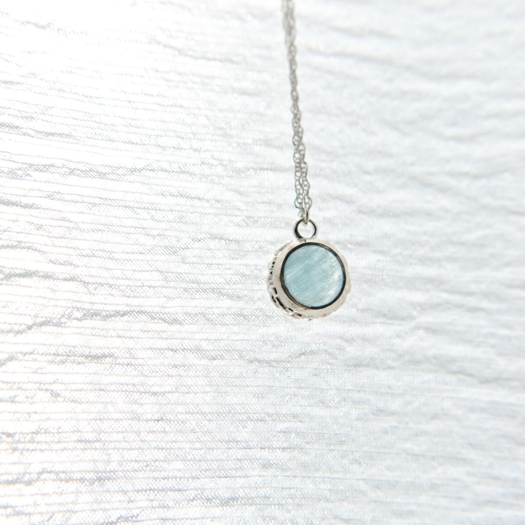 アクアマリン　アラベスクシルバーネックレス