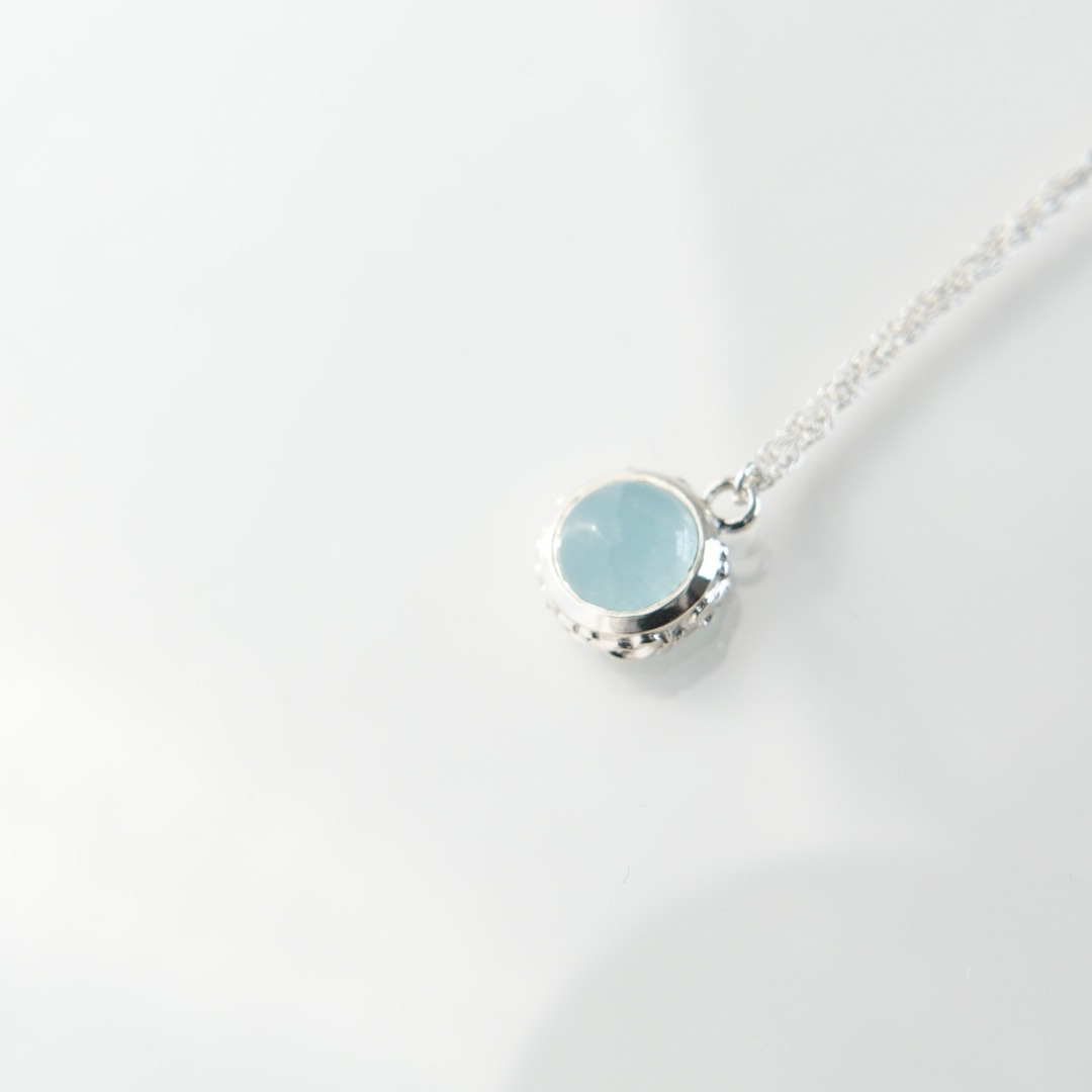 アクアマリン　アラベスクシルバーネックレス