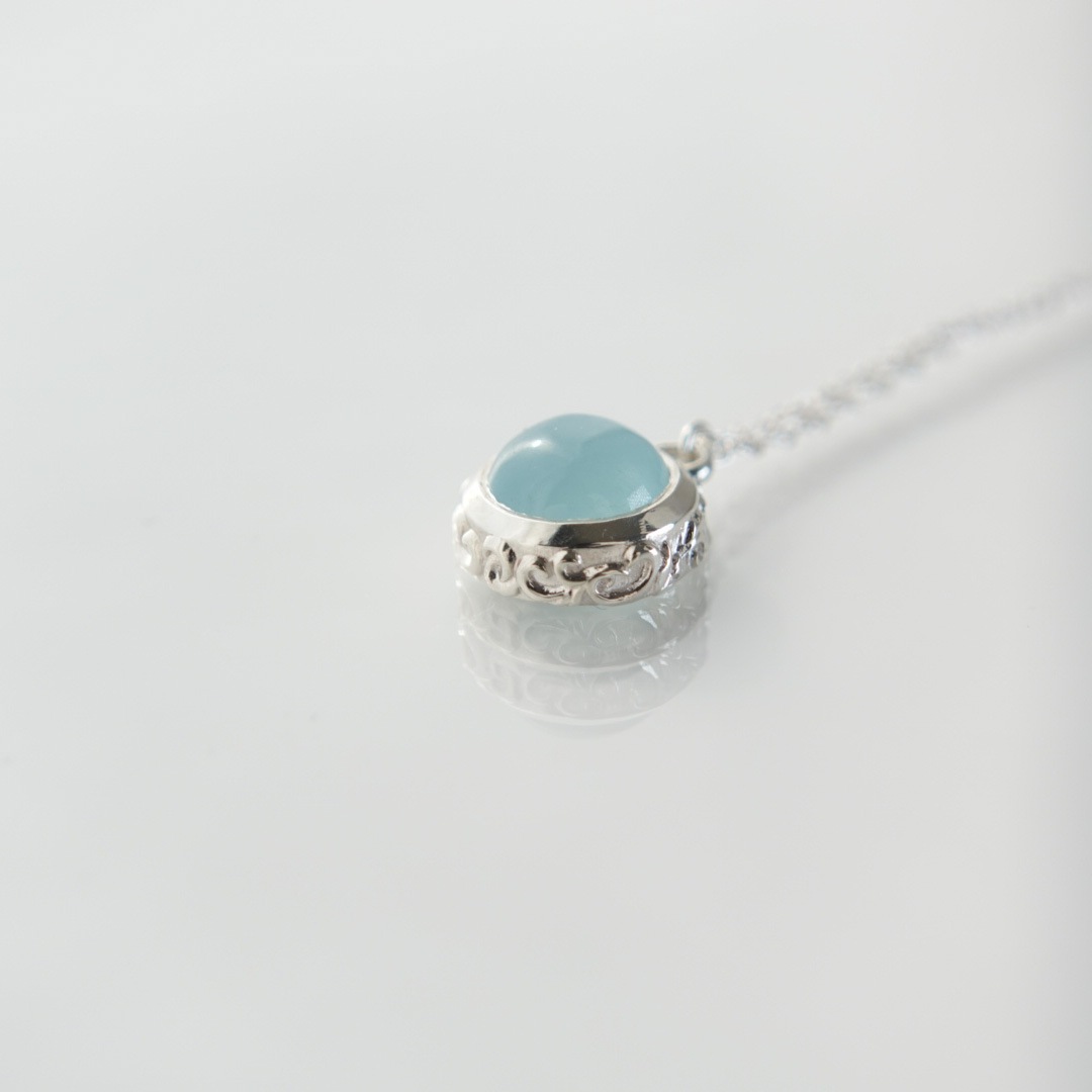 アクアマリン　アラベスクシルバーネックレス