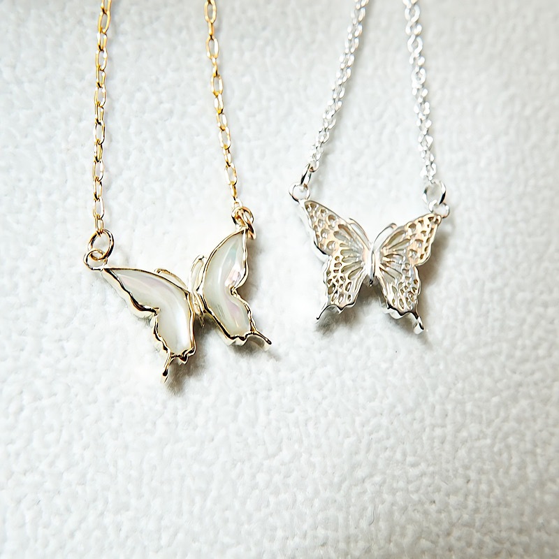 虹色アゲハ蝶のネックレス