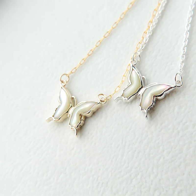 虹色アゲハ蝶のネックレス