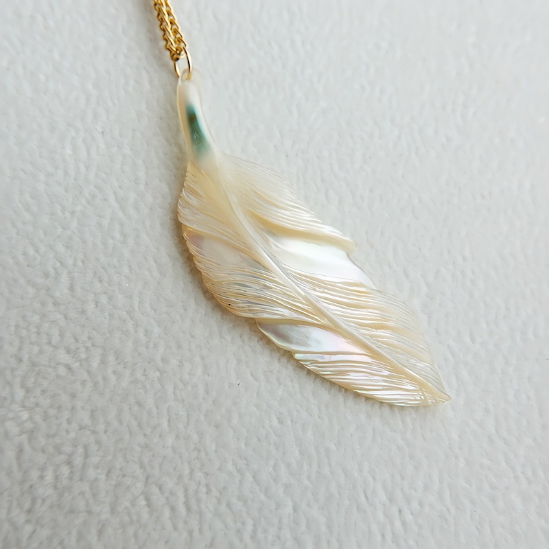 一点作品　夜光貝フェザーネックレス