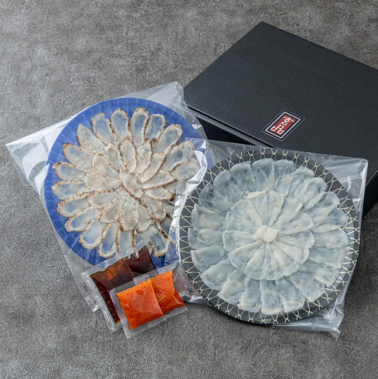 【サントリー様専用】玄品 通販限定 国産とらふぐ&国産天然まふぐ ふぐ刺身(てっさ)各1皿 食べ比べセット 通常7,200円→特価6,120円