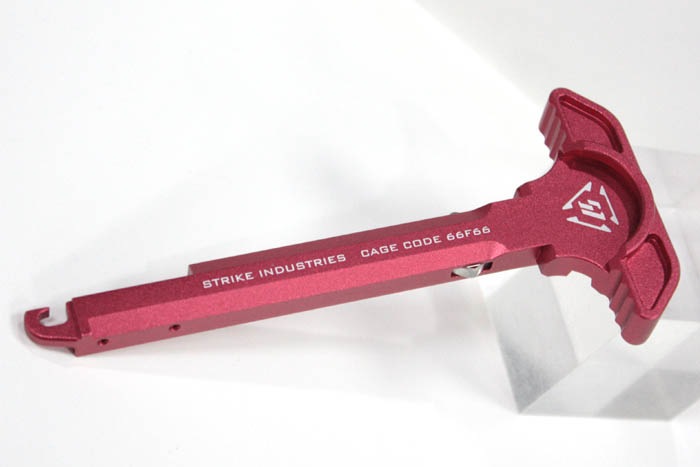 UFC-AR-92RD Strike Latchless チャージングハンドル(M4 AEG)RED