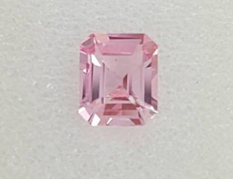 スリランカ産 パパラチアサファイア（非加熱） 0.24ct （ソーティング